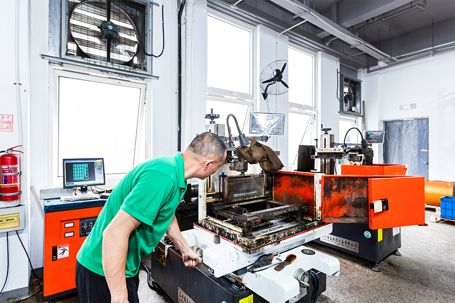 Suzhou Huashang Mould Co., Ltd.